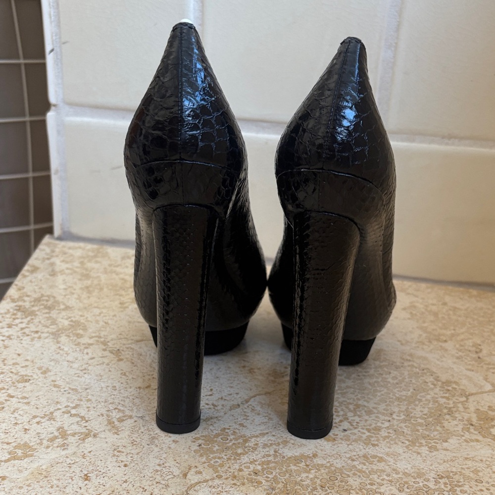Rachel Zoe Black Textured Heels - Picture 6 of 9